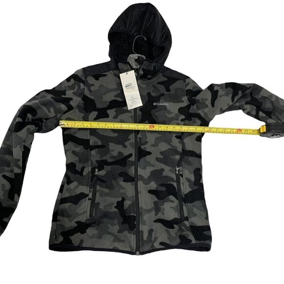 𝅺NWT Columbia Grey Camo Print Hooded Fleece Sweater - Picture 8 of 9